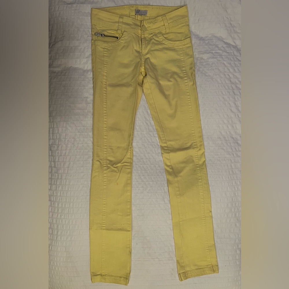 Zara trf denim yellow straight leg. Size 2 but fits more like 00-0